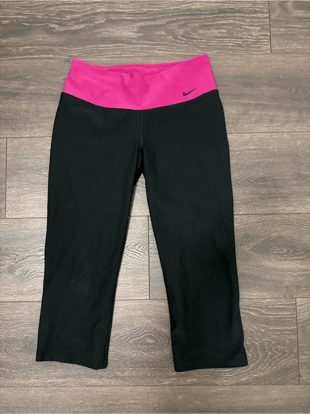 Nike Dri Fit Womens Yoga Work Out Athletic Capri Leggings